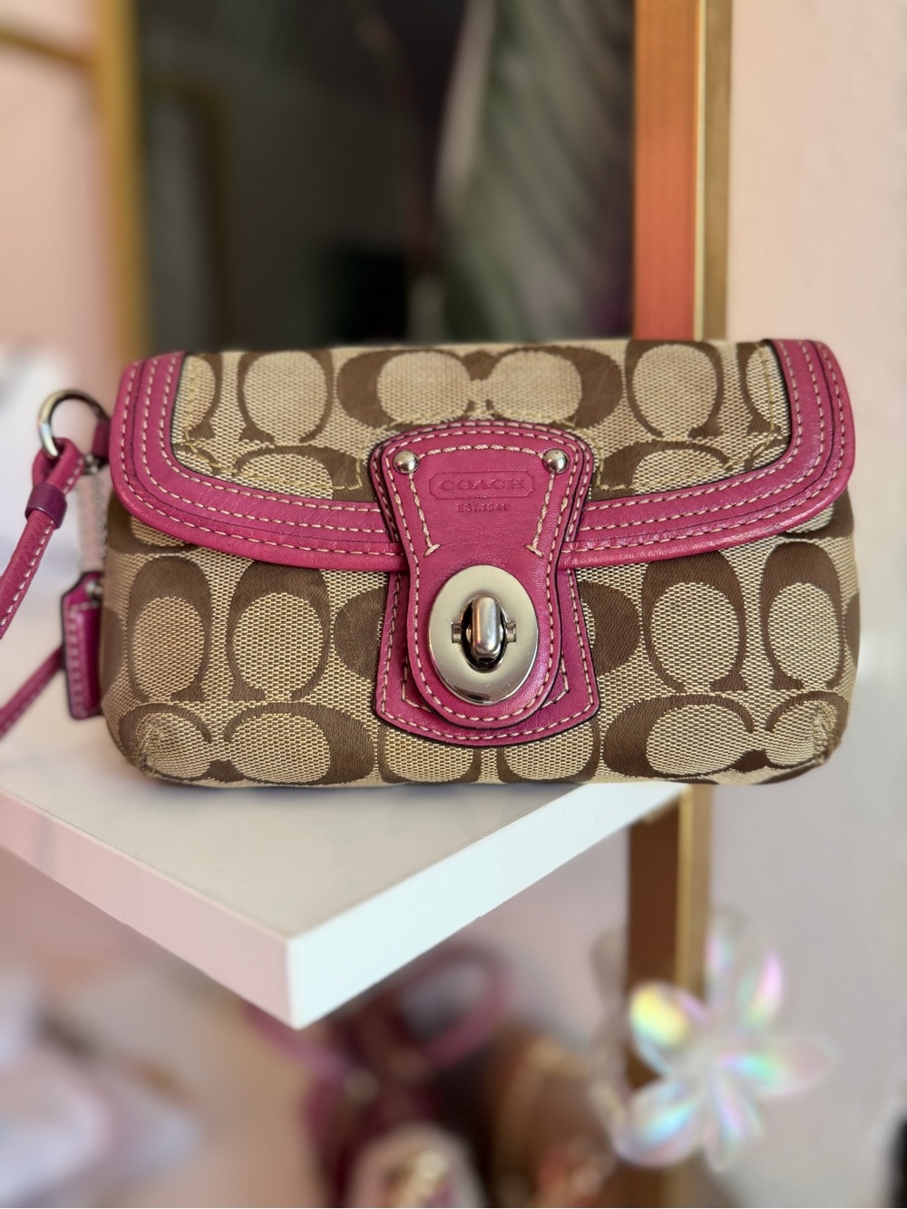 Coach Signature Jacquard Pink Turnlock Wristlet Clutch Y2K 2000s bag